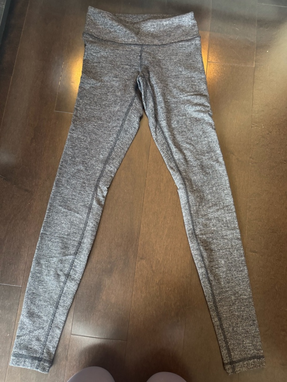 Lululemon herringbone win under under leggings size 4 great condition